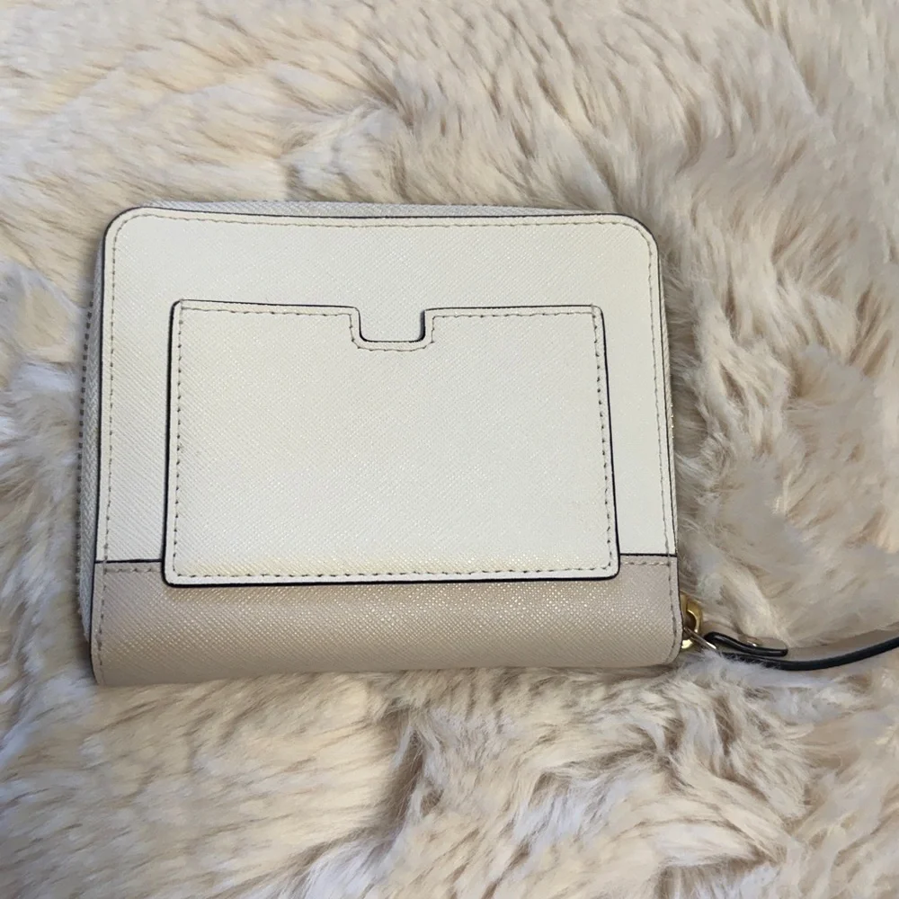 Kate Spade color block Ivory and Beige Wallet